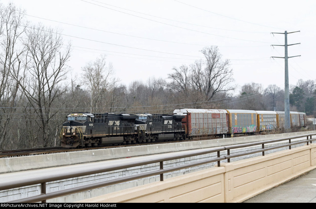 NS 8060 leads train 28R across the Yadkin River bridge